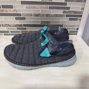 Women's Merrell Hut Moc Slip On Ebony Quilted Nylon Size 5
J62340